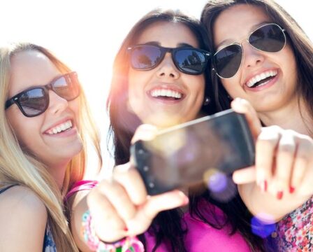 selfee_shutterstock_151506770