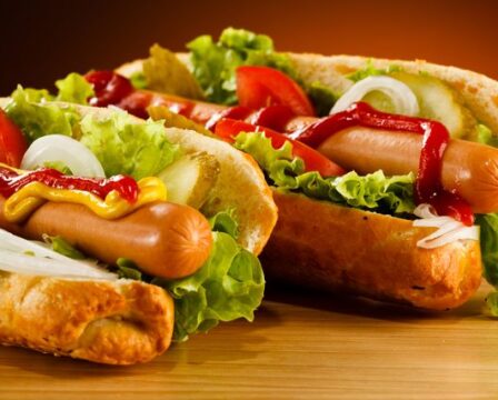 hot_dog_parek_v_rohliku_shutterstock_123883960